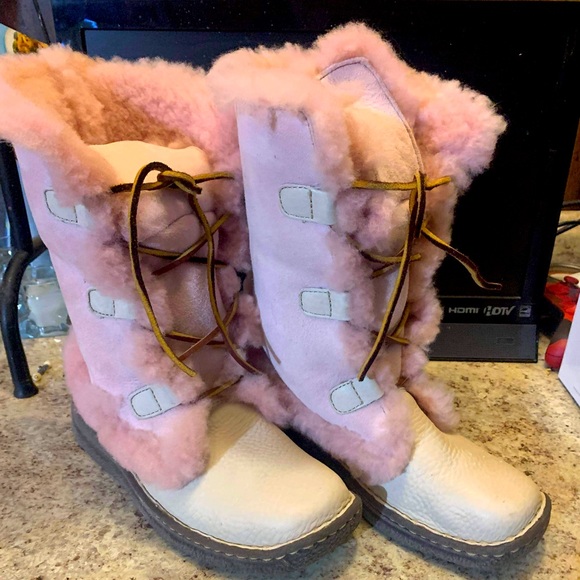 Born Nome Leather Shearling Fur 7 / 38 Boots Lace Up Pink Ivory Sheepskin Y2K - Picture 1 of 8